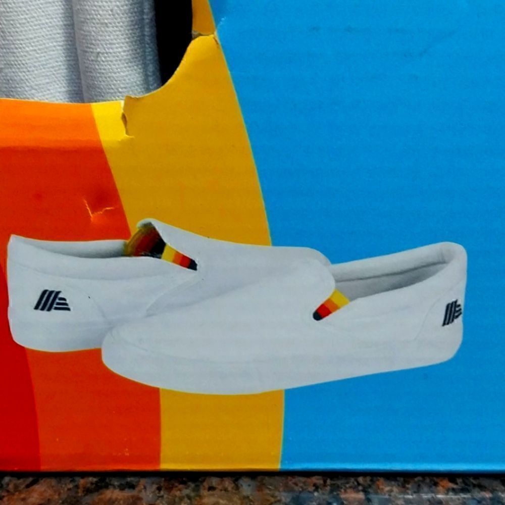 UNISEX  Gear "Rainbow" Slip-Ons...Size 12